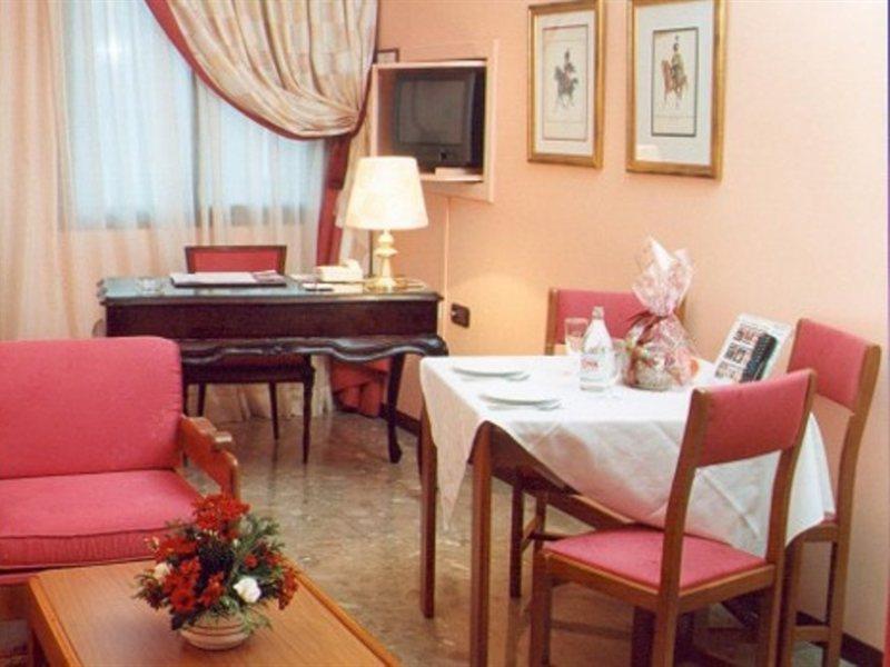 Hotel Foxa 25 Madryt Zewnętrze zdjęcie