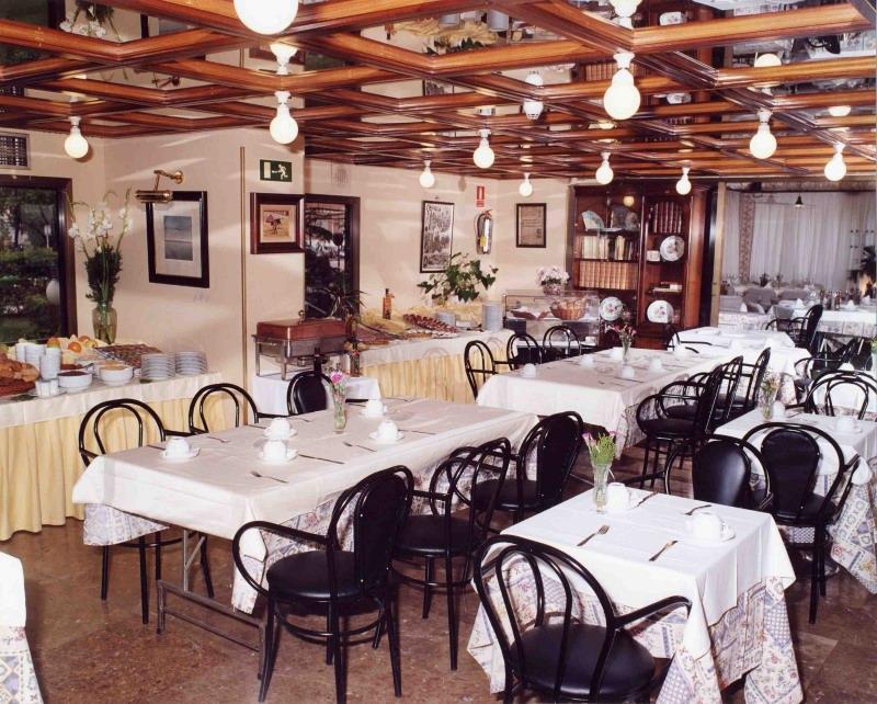 Hotel Foxa 25 Madryt Zewnętrze zdjęcie