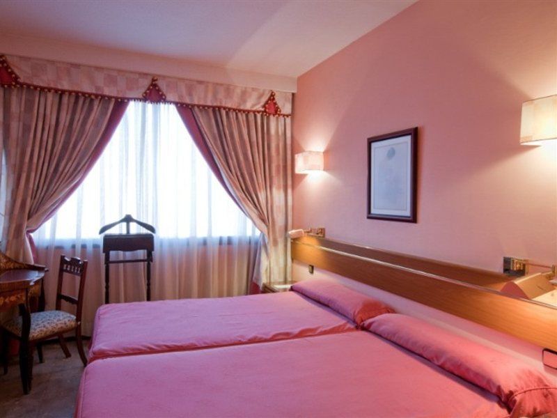 Hotel Foxa 25 Madryt Zewnętrze zdjęcie